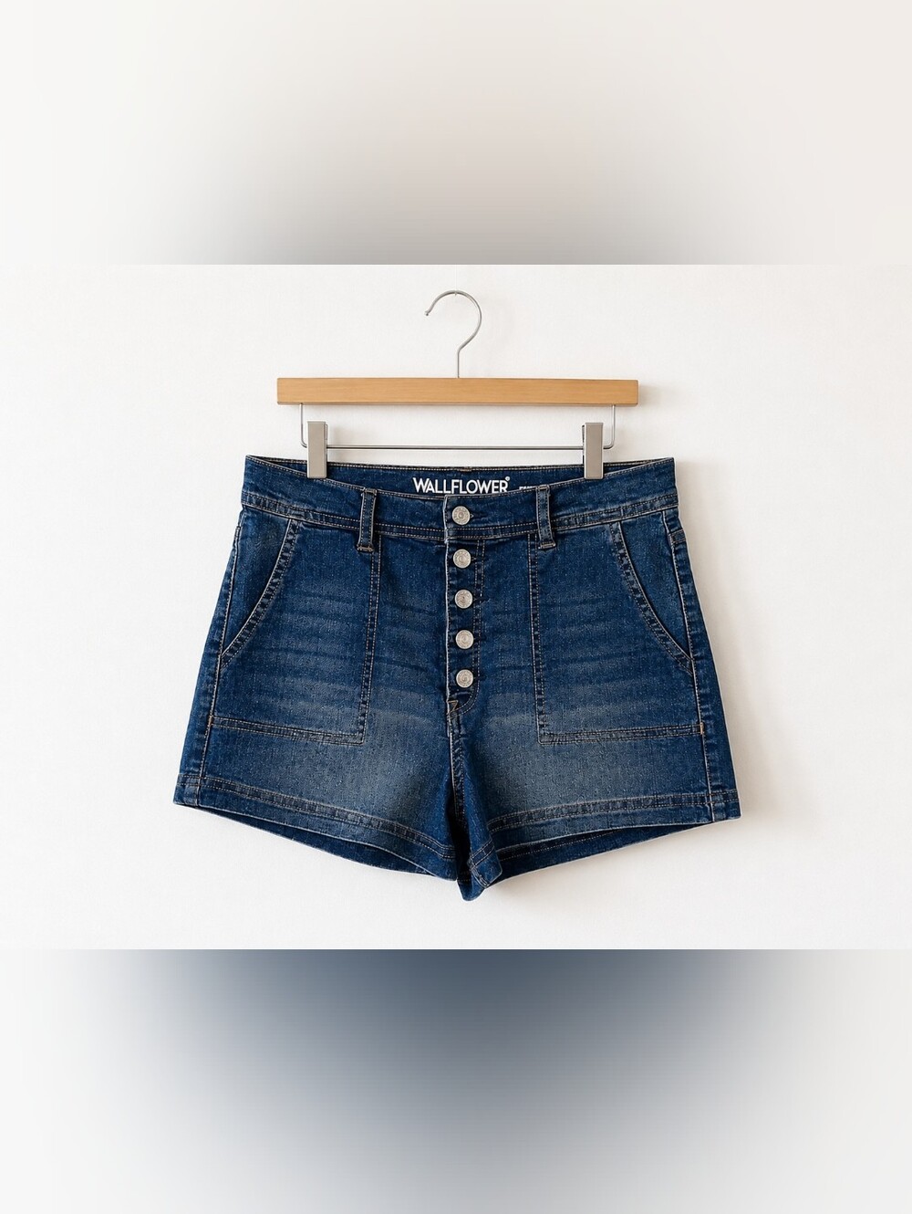•Wallflower The Flirty Curvy High Rise Jean Shorts